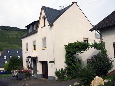 贝恩卡斯特尔-屈斯Anneliese Schmitgen住宿加早餐旅馆 外观 照片